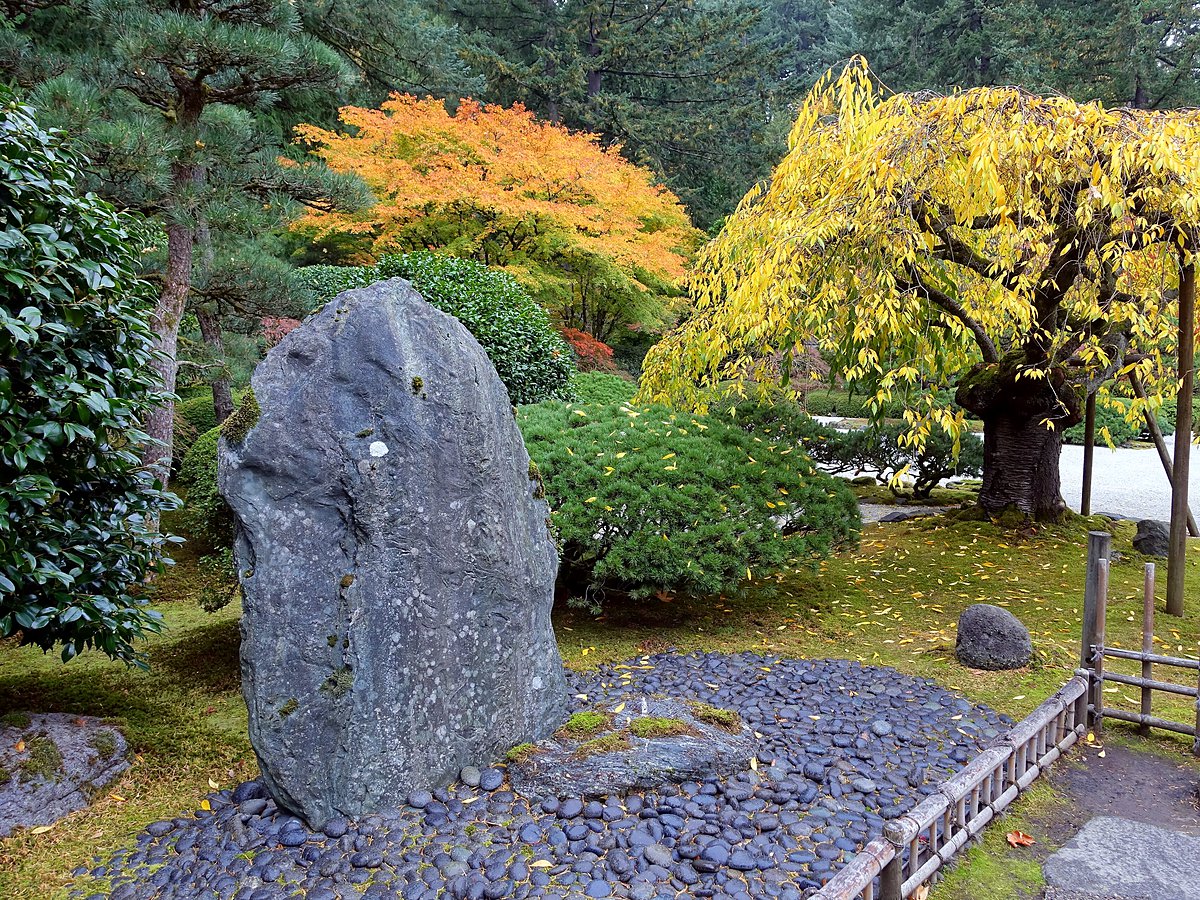 日本庭園の景石